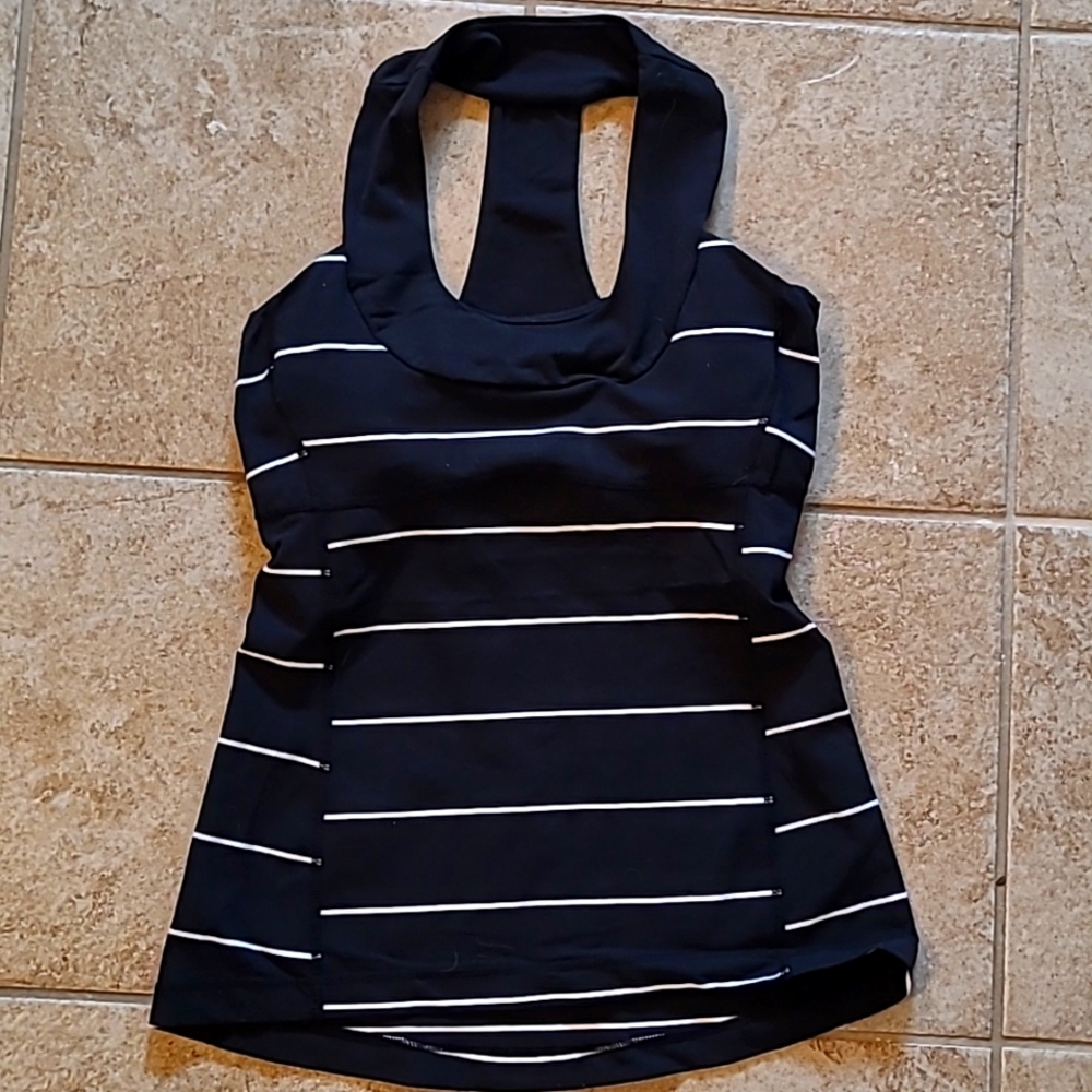 Lululemon size 6 black and white scoop neck tank